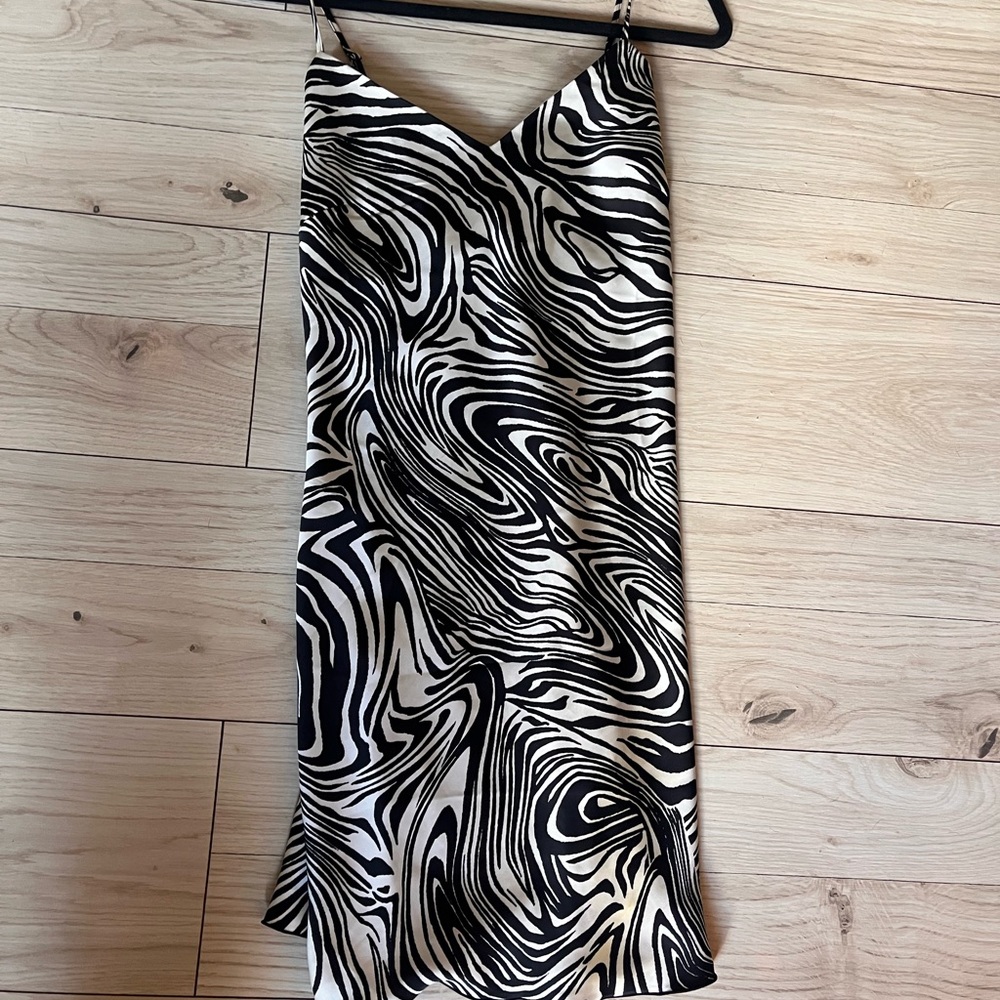 H&M Zebra Print Skirt in Black and White - Picture 2 of 5